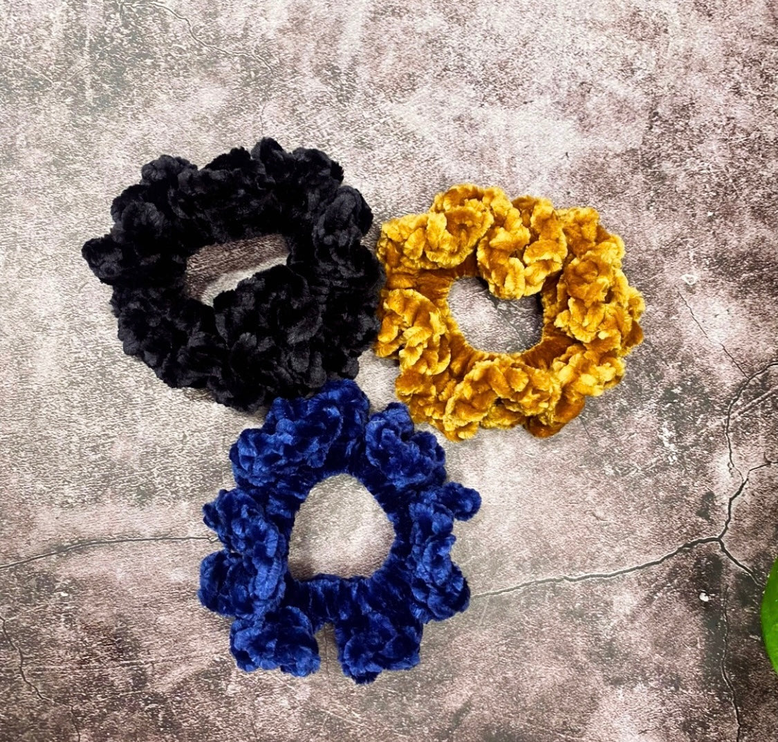 Cozy Ruffles Scrunchie (Set of 3)