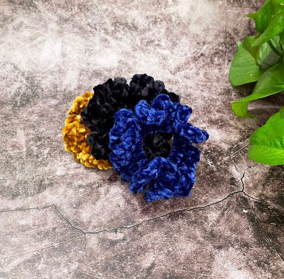 Cozy Ruffles Scrunchie (Set of 3)